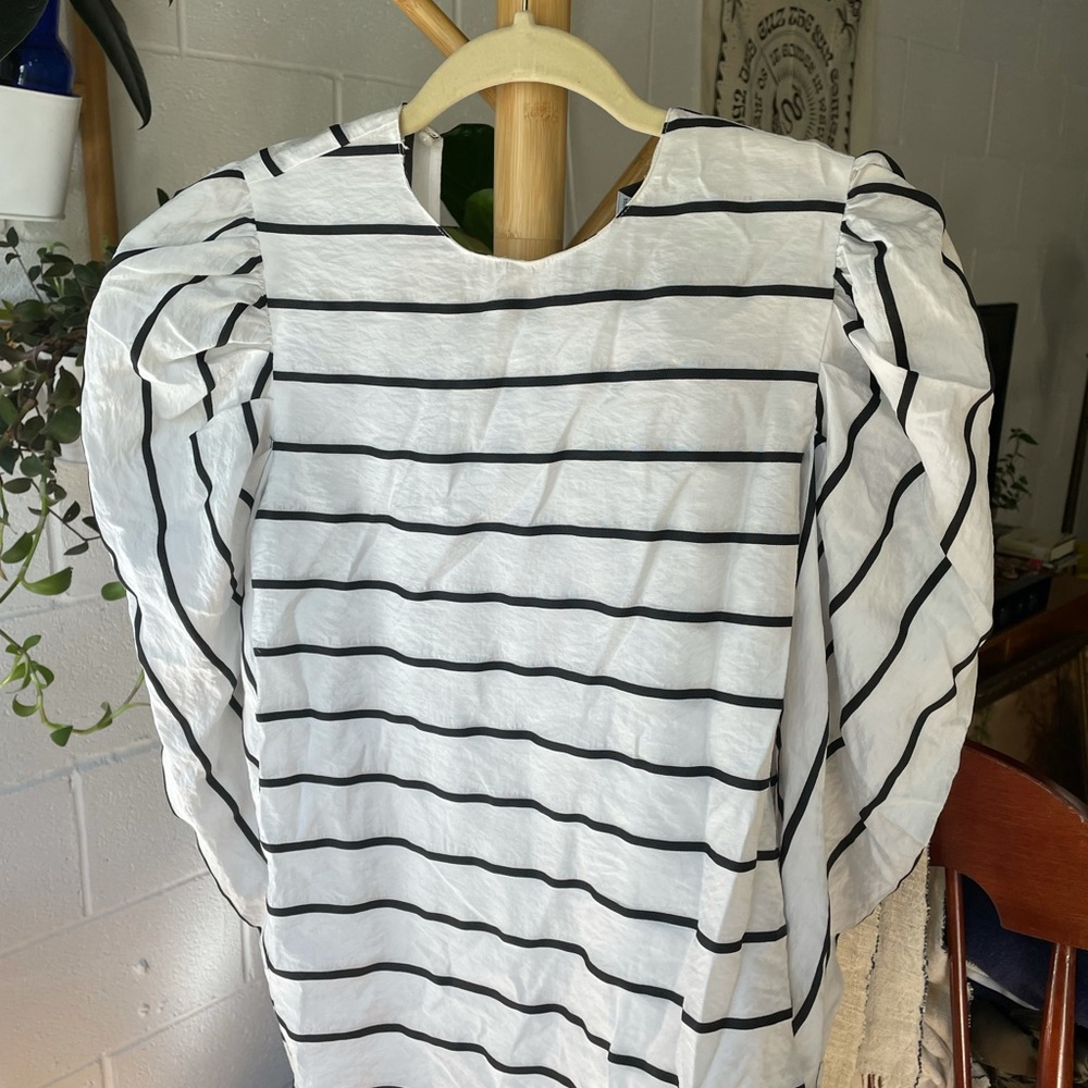 Zara Black & White Puffed Sleeve Shirt